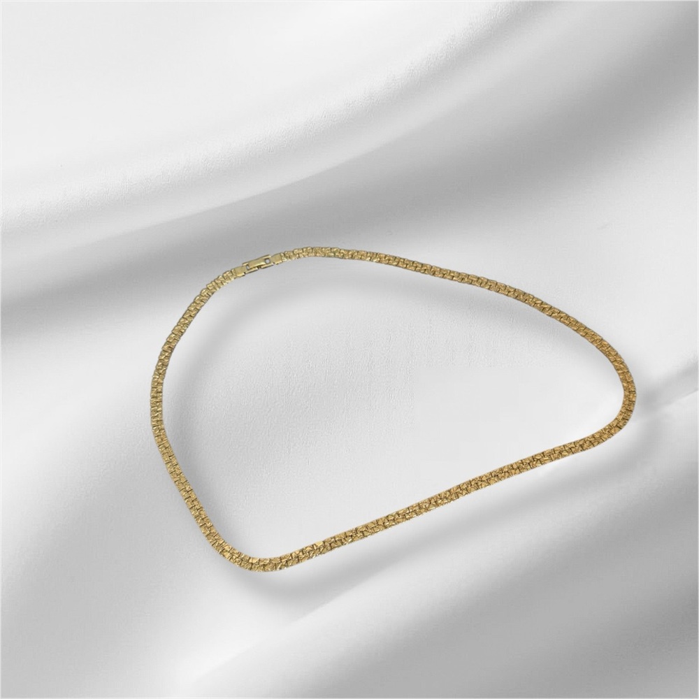 Elegant Gold Chain Necklace